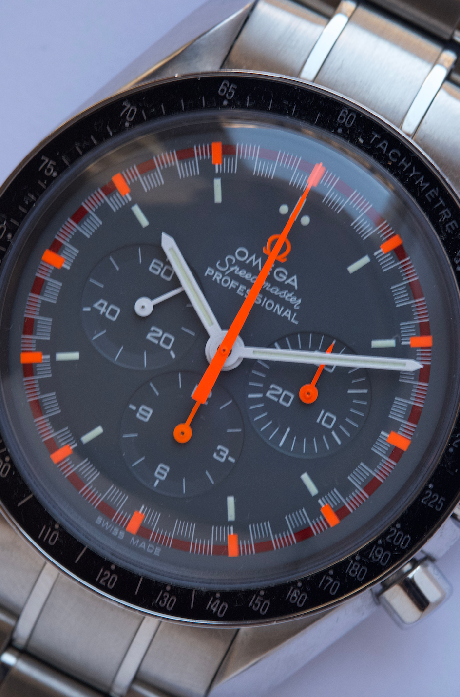 Omega Speedmaster Racing Japan
